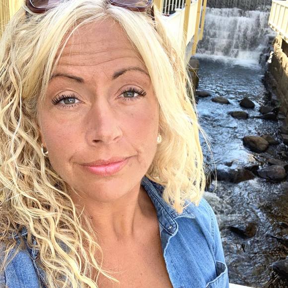 Meet your Posher, Meghan - Picture 1 of 1